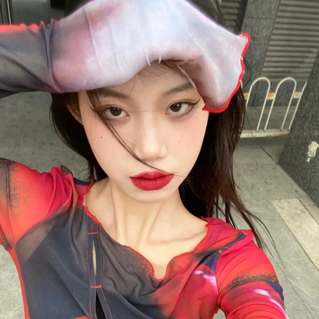 隔壁的吸血鬼美眉